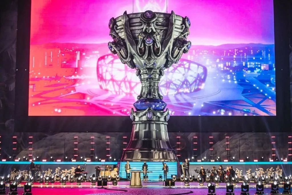 强势碾压！多人射击技能展现出西瓜找回状态，LVG毫不留情地赢得首局