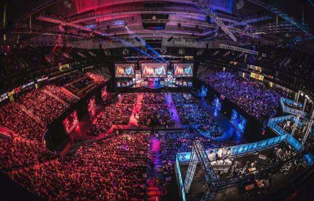 LPL转会资讯：冠军教练正式加盟，TES剑指S11