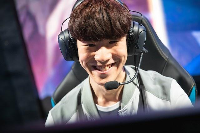 NIP群访 rookie ：想对Yagao说这版本对我俩都挺烦 都不喜欢AD中单